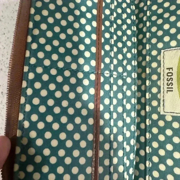 FOSSIL NYLON AND LEATHER WALLET NWOT - Picture 4 of 4